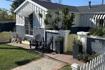 Image de Historic Seahorse Cottage - just blocks from beach