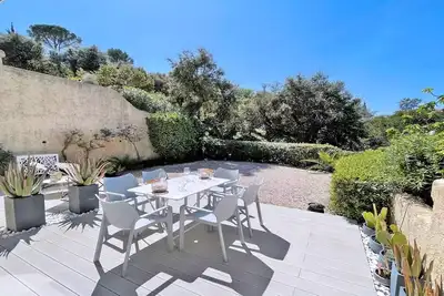 Image de Appartement T2 - 4 personnes - Climatisation - Piscine & tennis dans la résidence - WiFi - Sainte Maxime - Classé 3*