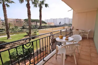 Image de Appartement T2 - 4 personnes - Piscine résidence - WiFi - Climatisation - Sainte Maxime - Classé 3*