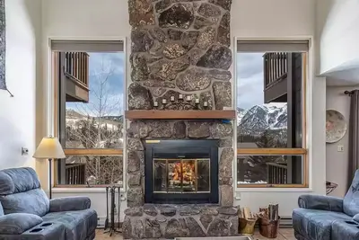 Image de Your Mountain Retreat Awaits at Cascade Village