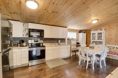 Image de Charming Mountain Hideaway w/ Hot Tub