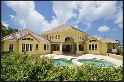 Image de Sun-Kissed 4 Bedroom Villa - Pool, Hot Tub, Oistin Fish Fry & Beach