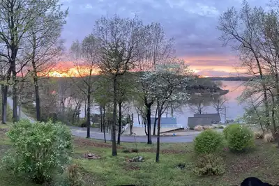 Image de Pets! Spectacular view of the cove + main channel! Much to do nearby.