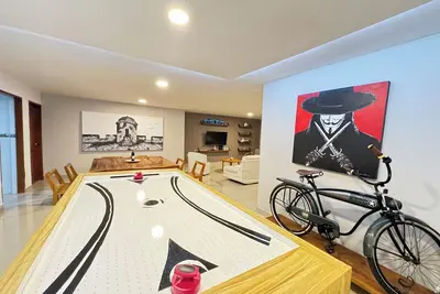 Image de Gallery Beach Home Jacuzzi Jacuzzi Hockey & Billiards