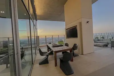 Image de Luxury 3 Bedrooms Penthouse 2700sqft in the heart of Houston and Texas Medical C