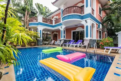 Image de Premium 6 bedroom in city - Madee Villa - Pattaya Holiday House - Walking Street