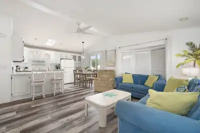 Image de Assateague Pointe home - gated community with tons of amenities for family fun. Located next door to FrontierTown.