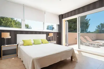 Image de Country house with garden and terraces with lake views in Port d'Alcúdia