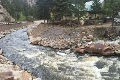 Image de Riverfront house on large property - Monthly rental May to September