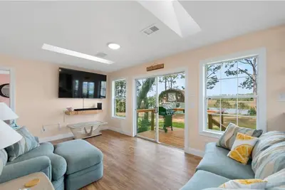 Image de Hidden Gem Island Cottage, ② King Beds, 75\" Hdtv, Scenic Views