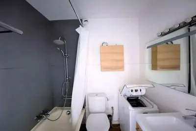 Image de Joli studio avec Balcon et 2  couchages doubles à Nice Fabron 10mn mer commerces