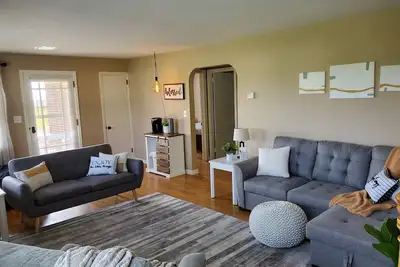 Image de Cozy cottage located next to a beautiful horse farm in Lancaster County