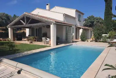 Image de Maison de 120 m2 avec piscine au coeur de la Provence entre Aix et Salon