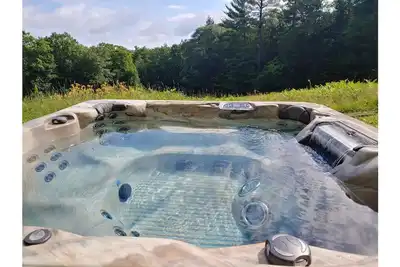 Image de The Meadows House @ Otis Ridge w/ 7-person hot tub