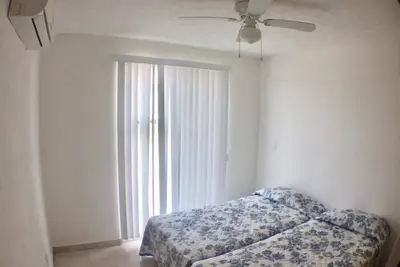 Image de Navy Diamond