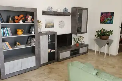 Image de Large Accomodation With Internal Parking