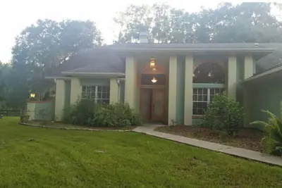 Image de Large House /Close to Wec/ 9 Stall Barn & paddocks