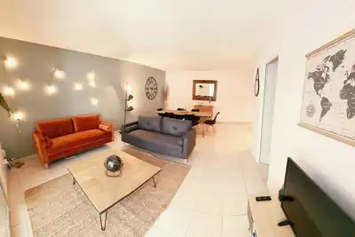 Image de Spacieux logement avec terrasse à 100m du tram