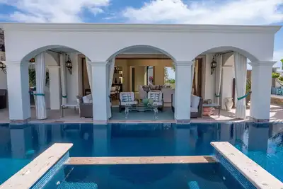 Image de Private Villa. Ocean Views, short walk to the beach.