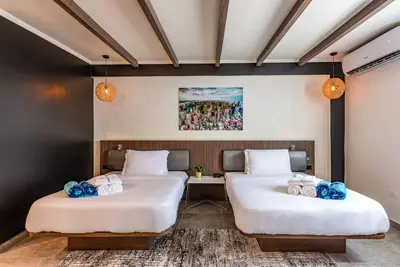 Image de Bushiri's Long Life Building-Studio-Sleeps 2 #4