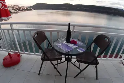 Image de Apartments LeĹľa - One Bedroom Apartment with Balcony and Sea View (3)