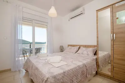 Image de Apartments Lavanda - One Bedroom Apartment with Balcony and Sea View 3