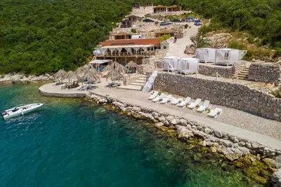 Image de Feral Beach - One Bedroom Apartment with Sea View 3