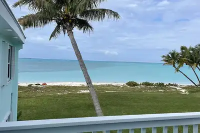 Image de Beachfront condo newly renovated and ready to enjoy! 3 Br, 3 Ba