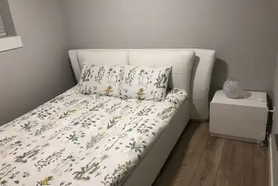 Image de A - Modern Cozy Room w Private Entrance & Washroom