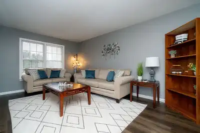Image de Spacious 4-Bedroom Retreat & Pet-Friendly Fenced Yard!