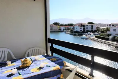 Image de Face à la Marina studio cabine avec terrasse, parking et piscine-4cm26