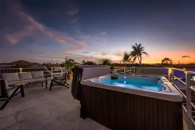 Image de Beautiful fully gated private home with resort like amenities