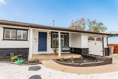 Image de 🏡 Spacious 4br Home Near Cal Expo | Family + Pet Friendly