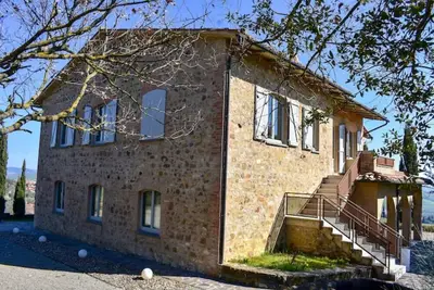 Elegant villa at walking distance from San Quirico d'Orcia. superb viwe