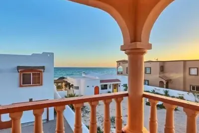 Image de Unique Miramar Townhome Steps from the Ocean on