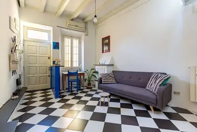 Image de Porta Ticinese colorful apartment!