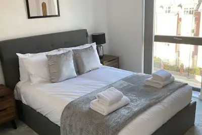 Image de Modern 2 Bedroom Penthouse Apartment