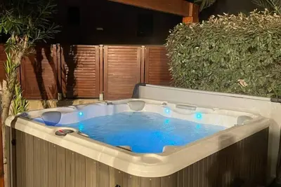 Image de Villa aux pieds des Albères / piscine et jacuzzi