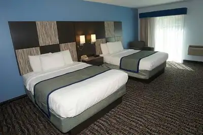Image de One Room Suite With 2 Queen Beds at Sandwich Lodge & Resort