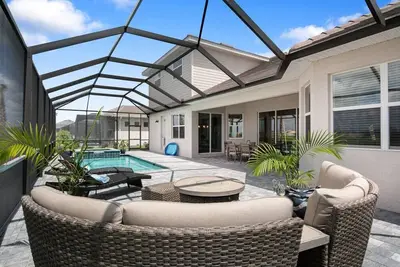 Image de Entire Home with Pool/Spa, Optional Golf Membership and Wide Water Views!