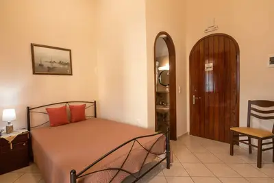 Image de Double bed Bedroom 10 minutes from the Beach