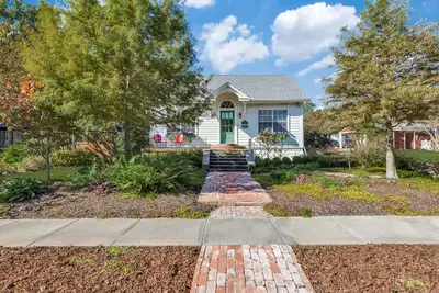 Image de Your 5 Star Retreat! 3 King Beds-10 Min Walk to Downtown McKinney