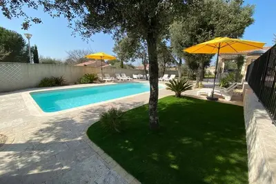 Image de Uzes, Annexe 4  personnes avec piscine sécurisée