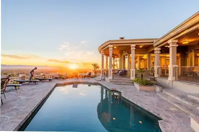 Image de Stunning 6 Bedroom Mansion with Panoramic Views on Camelback Mountain