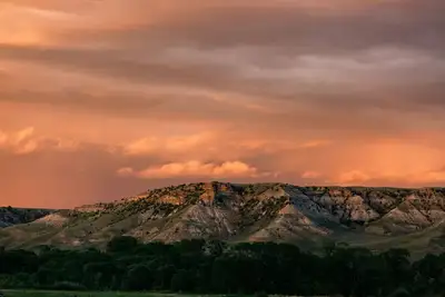 Image de Ranch home with wide open views of the wild west.