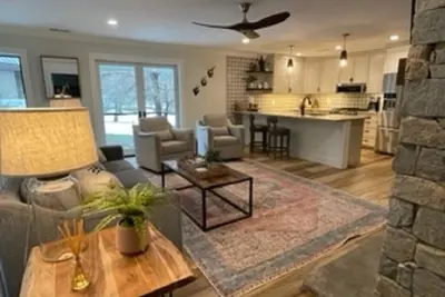 Image de Walk to MainSt. Downtown Highlands. Great Guest Reviews! Sleeps 8 & dog friendly