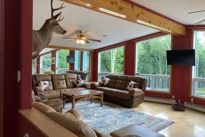 Image de Ashland · Home Theatre, Game Room, Private Driving Range