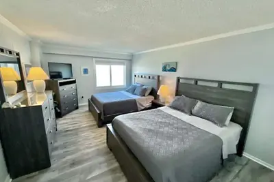 Image de Beachwalk Modern Condo Overlooking Ocean Sunshine!