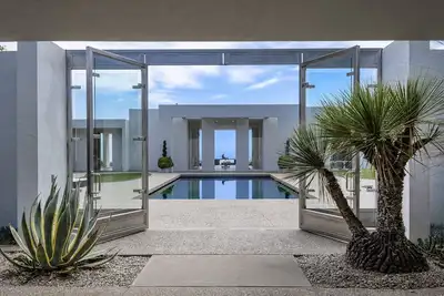 Image de Chic Luxury Estate on 50 Private Acres
