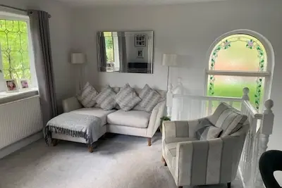 Image de One bedroom apartment with en-suite & patio
